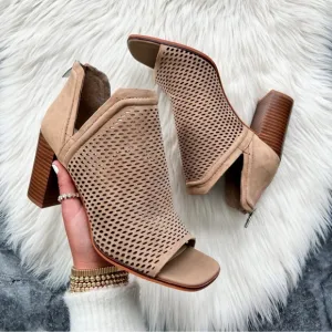 Vince Camuto Womens‎ Katnina Leather Laser Cut Ankle Boots 9M, D 469