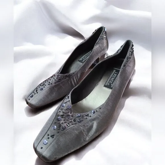 Vintage J. Renee Women's Silver Fabric and Beaded Classic Kitten Heel Pump 9M