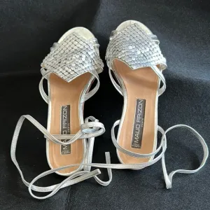 Vintage Maud Frizon Silver Strappy Women's Shoes