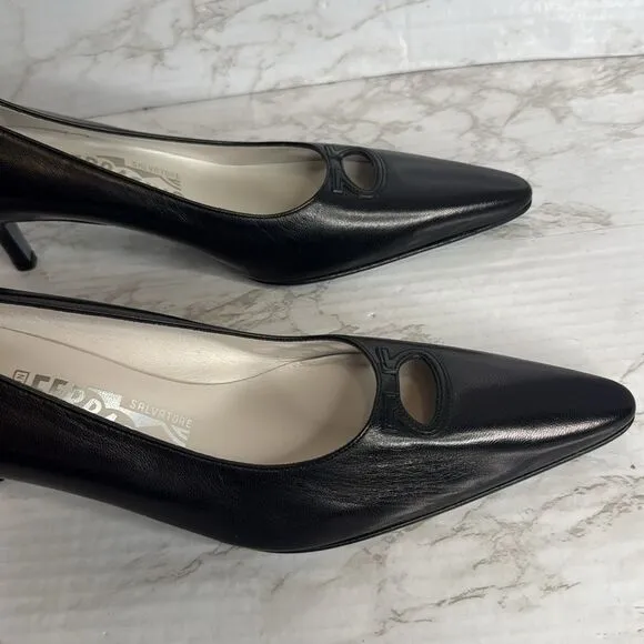 Vtg Salvatore Ferragamo Black Leather Kitten Heel pumps from 60s size 8.5 2A