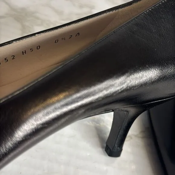 Vtg Salvatore Ferragamo Black Leather Kitten Heel pumps from 60s size 8.5 2A