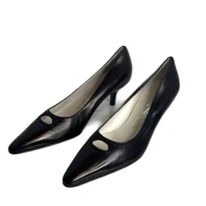 Vtg Salvatore Ferragamo Black Leather Kitten Heel pumps from 60s size 8.5 2A