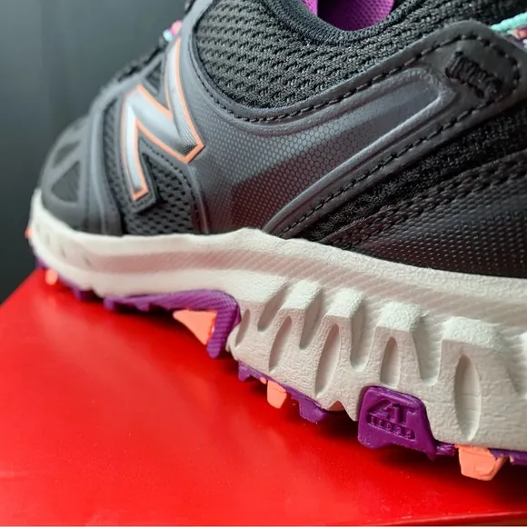 WIDE New Balance 412 Techride Size 6 / 6.5 Women's