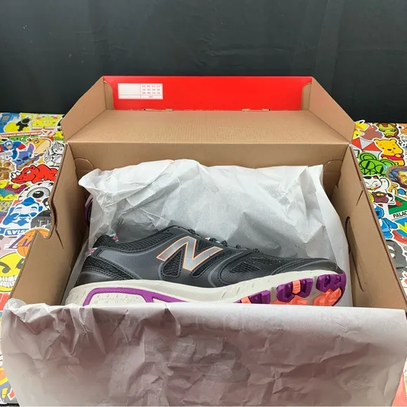 WIDE New Balance 412 Techride Size 6 / 6.5 Women's