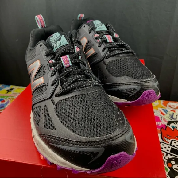 WIDE New Balance 412 Techride Size 6 / 6.5 Women's