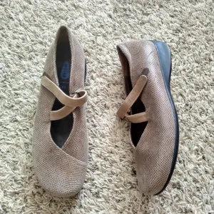 Wolky Passion Mary Jane shimmery Brown leather Low Wedge comfort Shoes sz 41/10