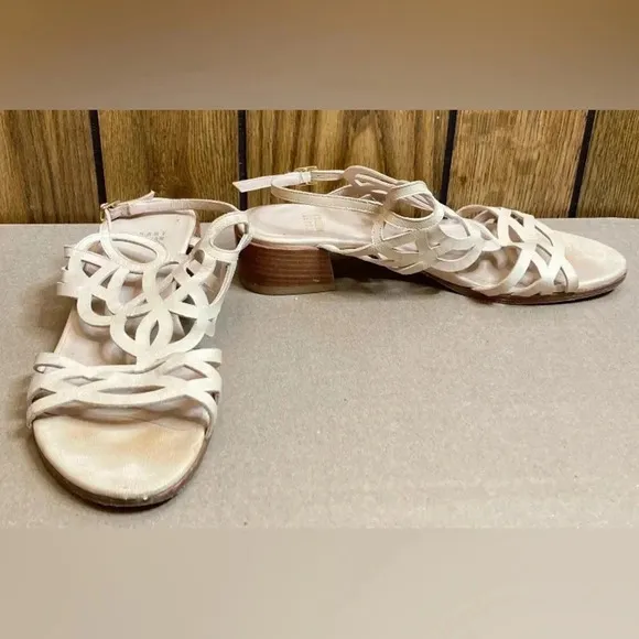 Woman STUART WEITZMAN Beige Cut Out Leather Strappy Sandals Shoes Sz 7.5