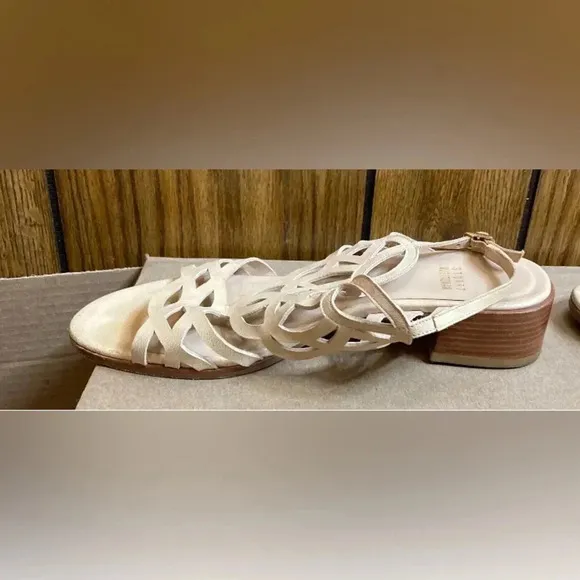 Woman STUART WEITZMAN Beige Cut Out Leather Strappy Sandals Shoes Sz 7.5