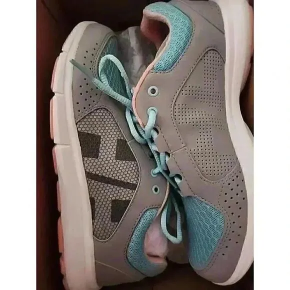 Woman's Boat Shoes Helly Hansen Ahiga V4 Hydropower NIB SZ 6.5