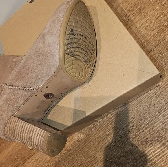 Women ugg Australia Tan Suede High Heel Boots Shoes size 6.5 6 1/2