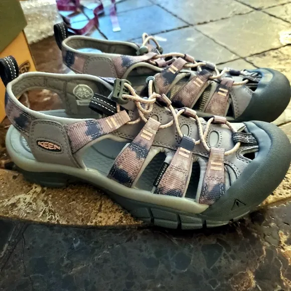 Women's KEEN Newport Sandals Fawn Tie Die 7 NWT