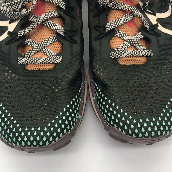 Women’s Nike React Pegasus Trail 4 Green/Tan/Brown DJ6159-300 USED Size 8.5