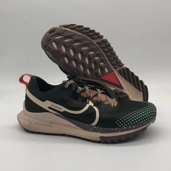 Women’s Nike React Pegasus Trail 4 Green/Tan/Brown DJ6159-300 USED Size 8.5