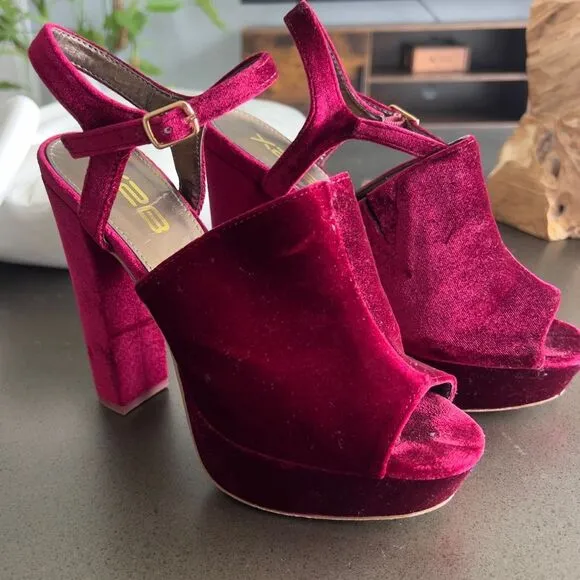 X2B Burgundy Velvet Platform Heels - Size 7.5