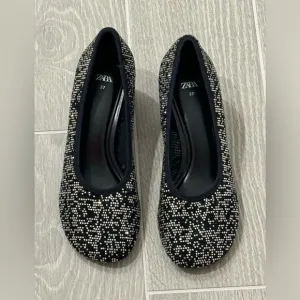 Zara Black and Silver Women's Shoes